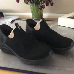 SKECHERS VEGAN SLIP-INS